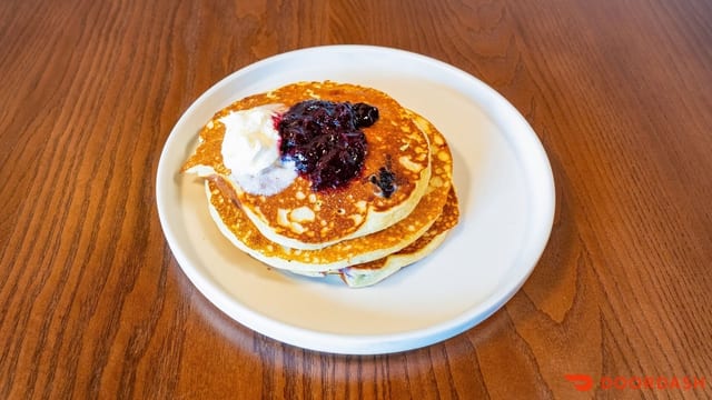 BLUEBERRY LEMON RICOTTA PANCAKES vg.